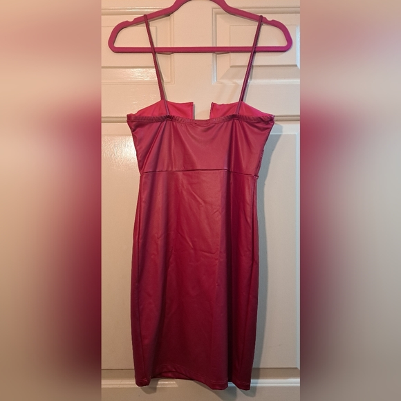 NWT BLVD Collection Red Dress, Size Medium - Picture 3 of 4